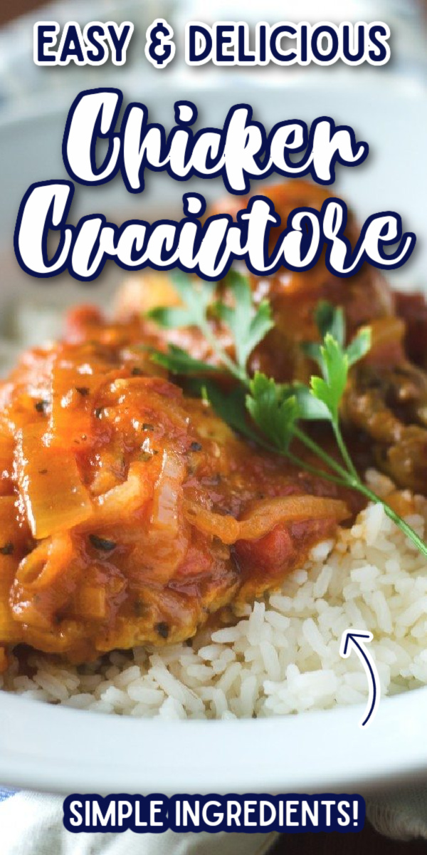 This Chicken Cacciatore is an incredibly easy dinner to put together! It will be your go-to recipe when you have no dinner plan, because you'll almost always have all the ingredients in your kitchen! #gogogogourmet #chickencacciatore #italianrecipes #easyweeknightdinners via @gogogogourmet