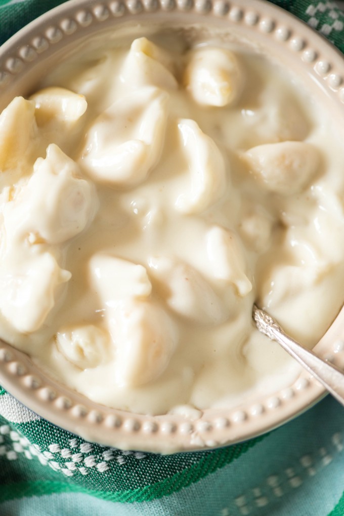 Easy Homemade White Cheddar Mac and Cheese | @gogogogourmet