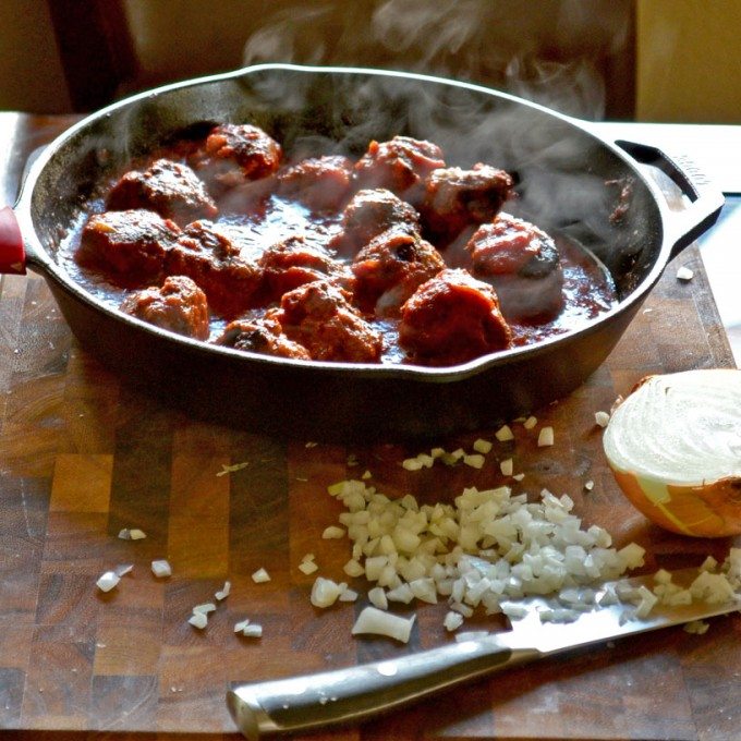 Homestyle Italian Meatballs, cooked in sauce for a juicy finish! | Go Go Go Gourmet