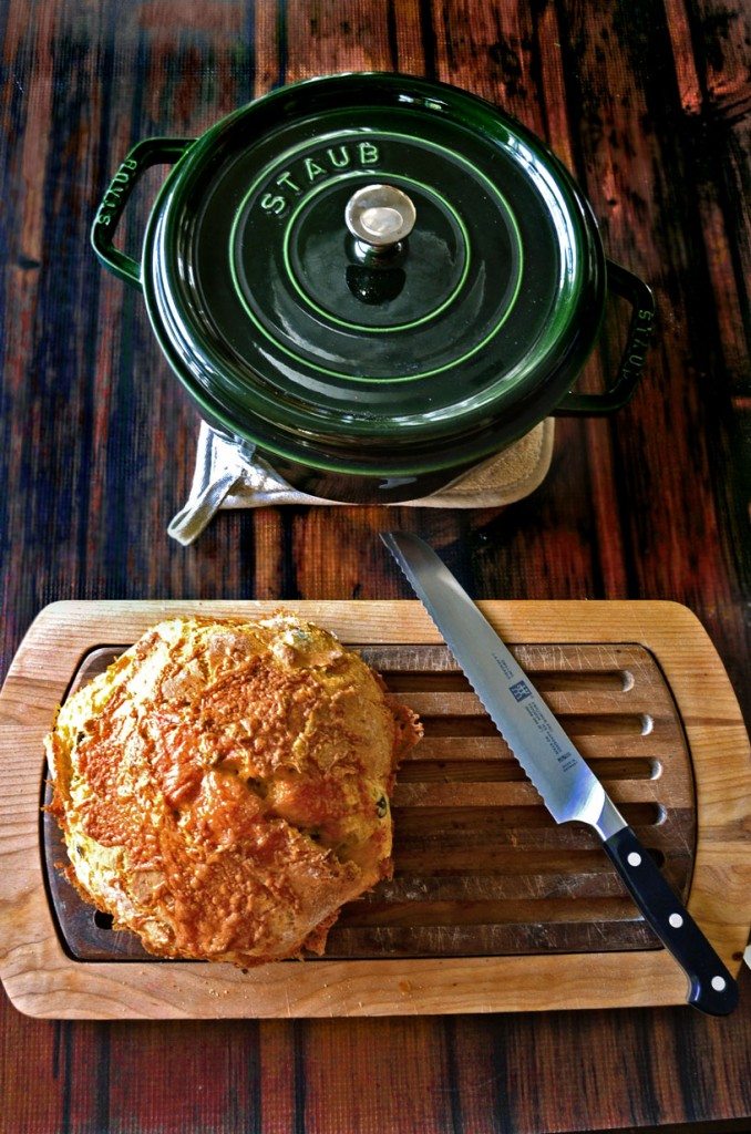 Cheddar Jalepeno Bread- no proofing, no knead, no punching down. The easiest bread ever! | Go Go Go Gourmet