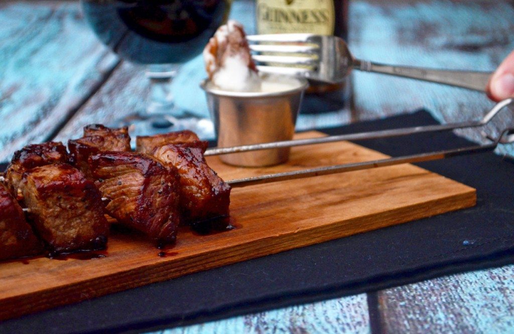 Guinness Steak Skewers with Smoked Gouda Dipping Sauce Go Go Go Gourmet