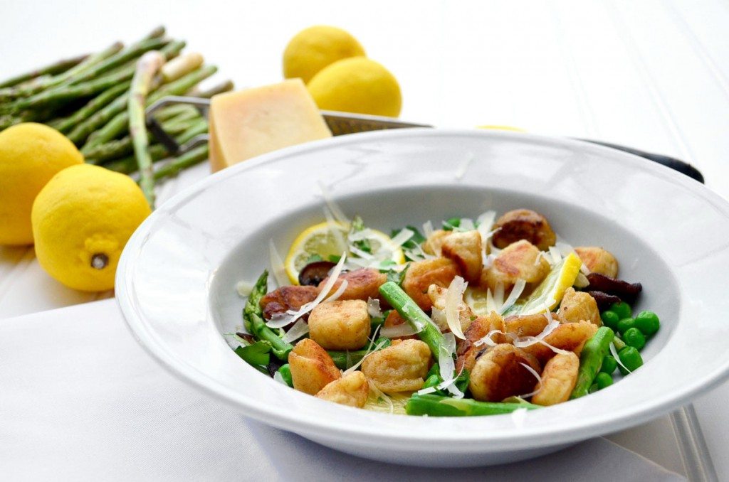 Ricotta Gnocchi with Mushrooms, Asparagus, Peas and Lemon | Go Go Go Gourmet