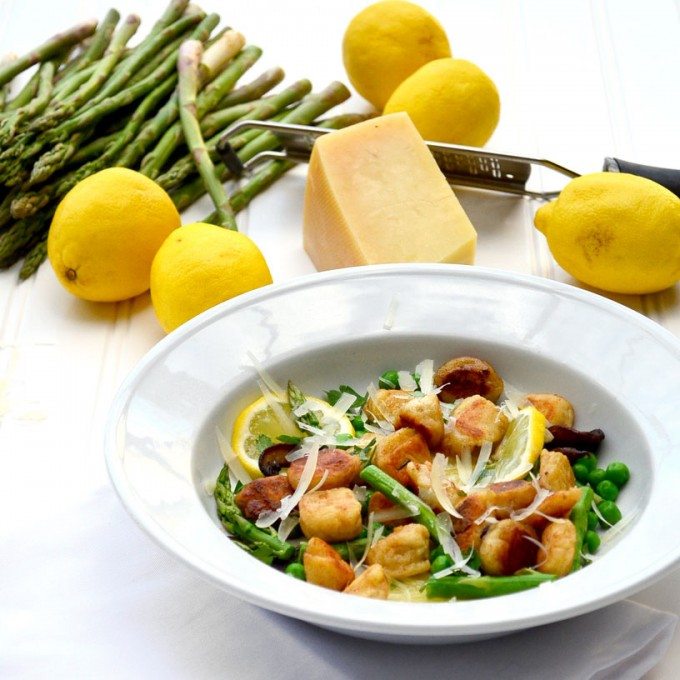 Ricotta Gnocchi with Mushrooms, Asparagus, Peas and Lemon | Go Go Go Gourmet