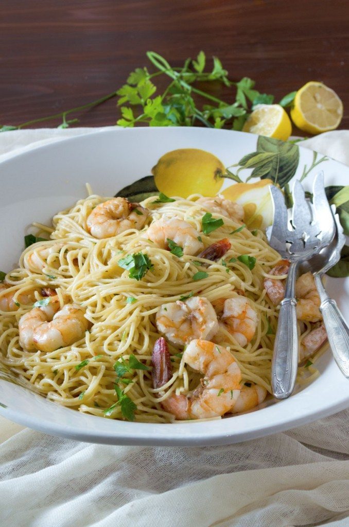 Fast and easy, this flavorful Shrimp Scampi comes together with ingredients you probably already have. | Go Go Go Gourmet @gogogogourmet