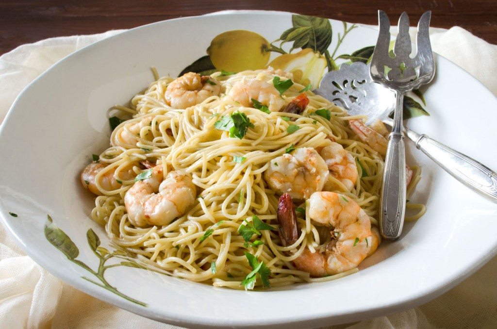 Fast and easy, this flavorful Shrimp Scampi comes together with ingredients you probably already have. | Go Go Go Gourmet @gogogogourmet