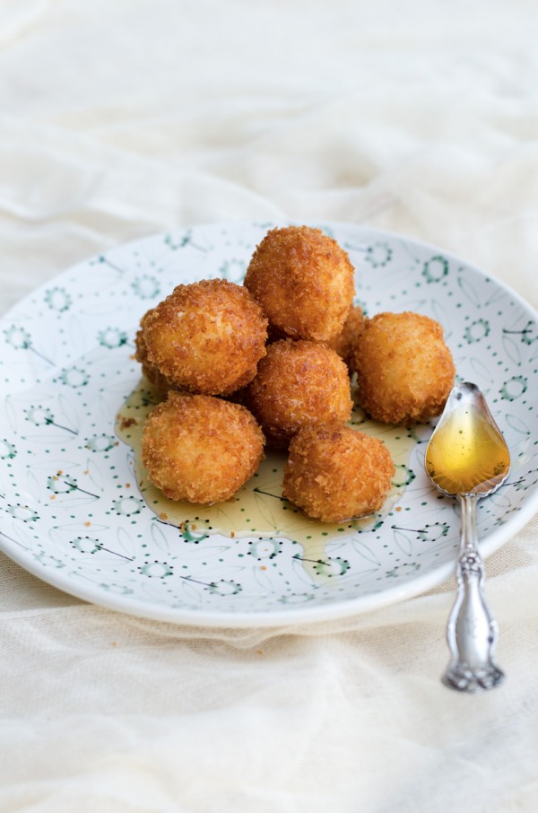 Fried Goat Cheese Balls with Honey How to Make Fried Goat Cheese
