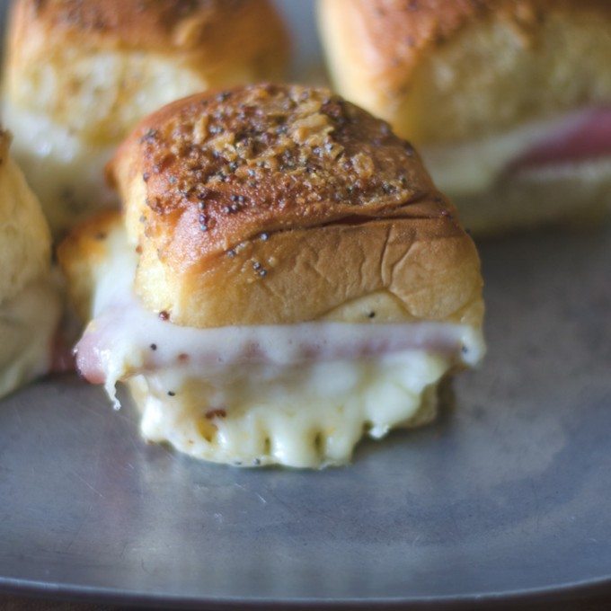 Cloe up of Ham Delights Hawaiian Rolls 