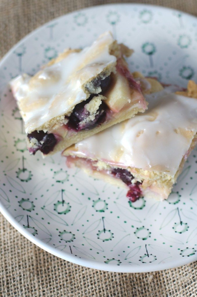 Apple Cherry Cookie Bars | Go Go Go Gourmet @gogogogourmet