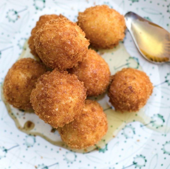 Fried Goat Cheese Balls with Honey How to Make Fried Goat Cheese