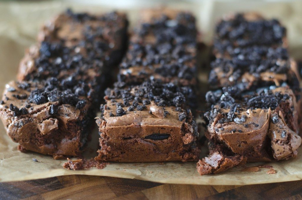 This Oreo Brownies recipe is totally out of this world! | @gogogogourmet