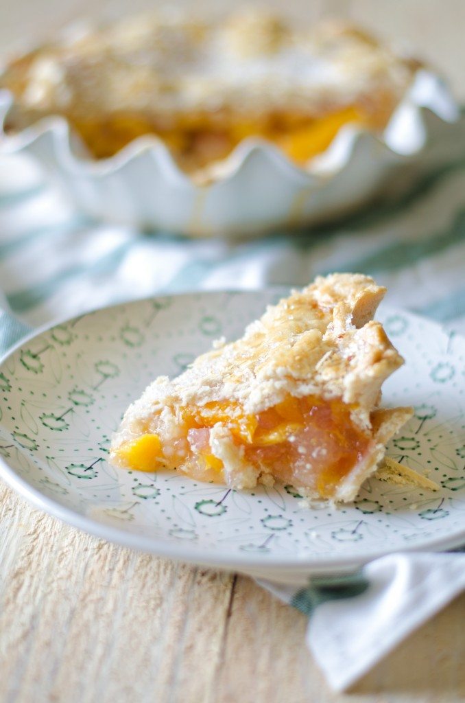 Classic Peach Pie- the perfect summer dessert! | Go Go Go Gourmet @gogogogourmet