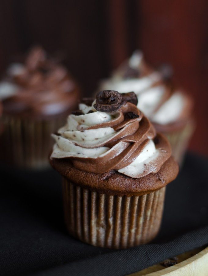 Java Chip Cupcakes | Go Go Go Gourmet @gogogogourmet