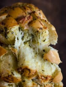 Pesto Garlic Cheese Bread | Go Go Go Gourmet @gogogogourmet