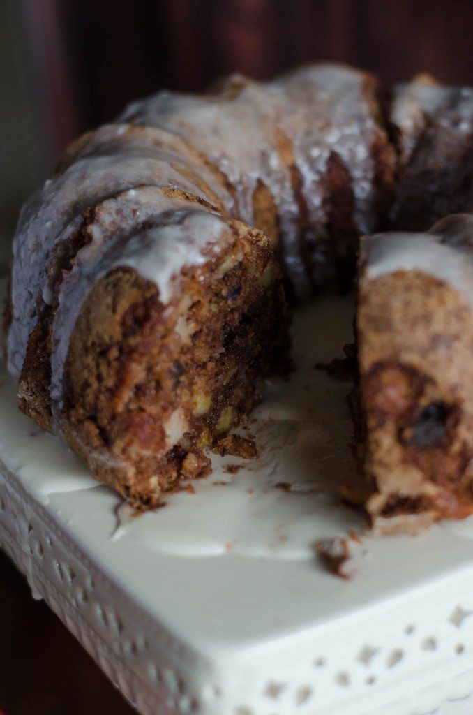 Apple Walnut Cake- the perfect cake for fall! | Go Go Go Gourmet @gogogogourmet