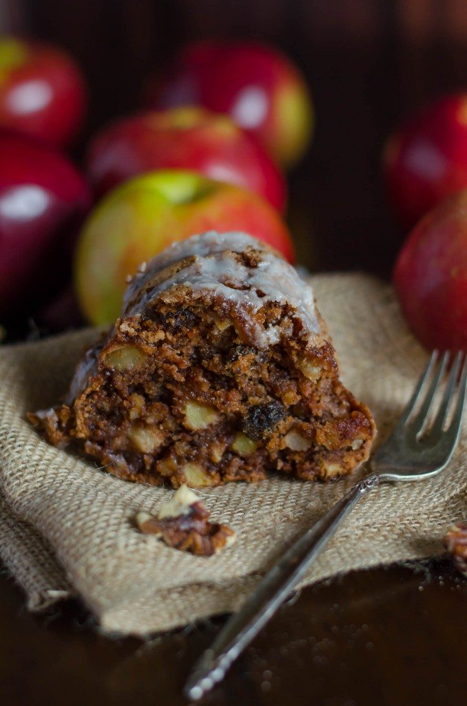 Apple Walnut Cake- the perfect cake for fall! | Go Go Go Gourmet @gogogogourmet