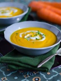 Spicy Roasted Butternut Squash and Carrot Soup | Go Go Go Gourmet @gogogogourmet