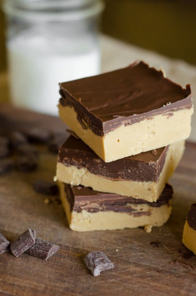 Four ingredients and five minutes are all that it takes to make these No Bake Peanut Butter Bars | Go Go Go Gourmet @gogogogourmet