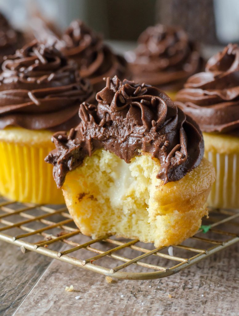 Boston Cream Cupcakes | Go Go Go Gourmet @gogogogourmet