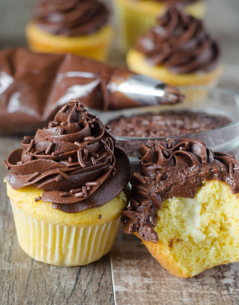 Boston Cream Cupcakes | Go Go Go Gourmet @gogogogourmet