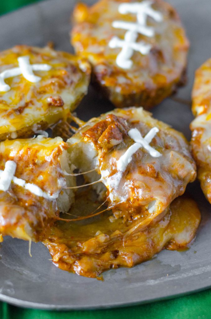 Chili Cheese Potato Skins- messy, cheesy and perfect for celebrating the big game! | Go Go Go Gourmet @gogogogourmet