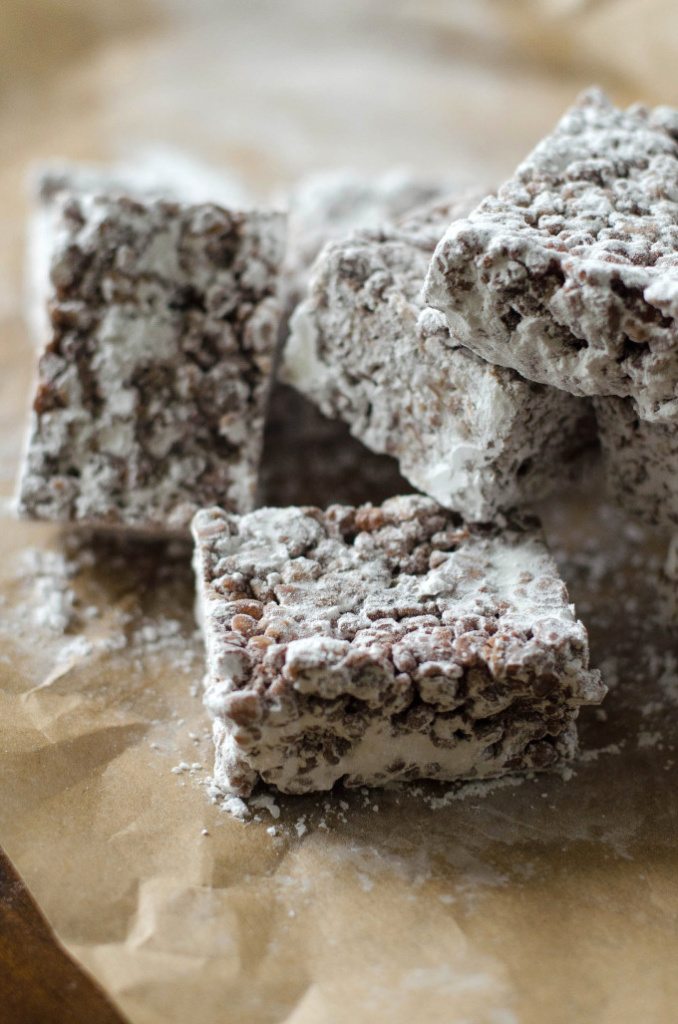 Muddy Buddy / Puppy Chow Rice Krispie Treats | Go Go Go Gourmet @gogogogourmet