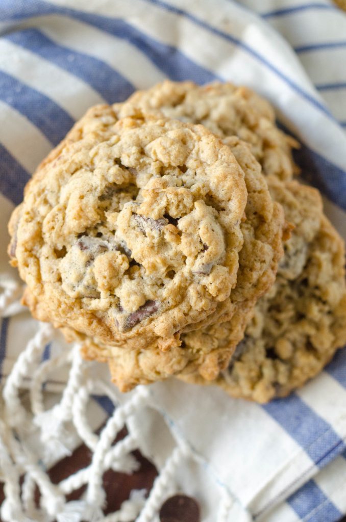 Soft and Chewy Oatmeal Chocolate Chunk Cookies | Go Go Go Gourmet @gogogogourmet
