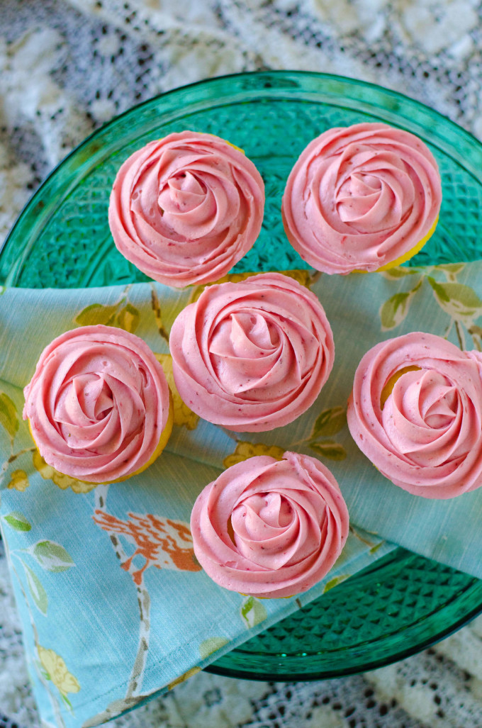 Strawberry Lemonade Cupcakes | Go Go Go Gourmet @gogogogourmet
