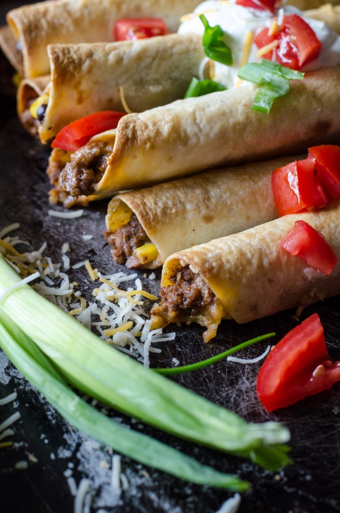 Taco Taquitos - a few minutes and a few canned goods, and you've got yourself a dinner everyone will love! | Go Go Go Gourmet @gogogogourmet