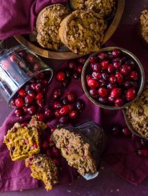 Perfect for Thanksgiving morning! Pumpkin Cranberry Muffins | @gogogogourmet