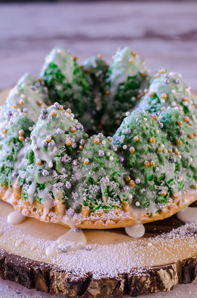 Christmas Tree Cake Pan | @gogogogourmet