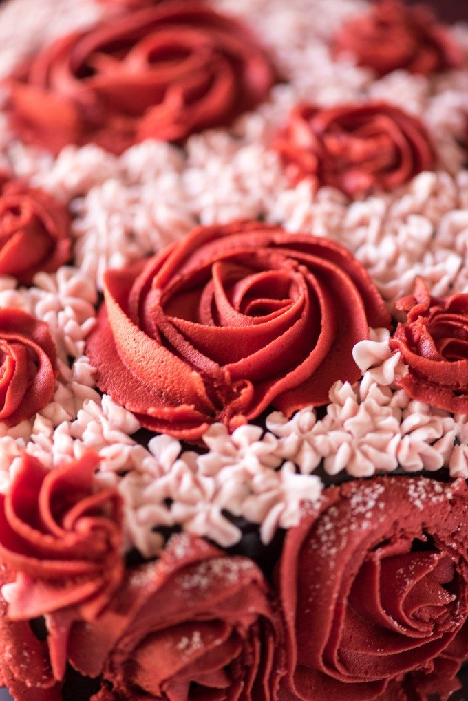 Chocolate Flower Cake- red roses and light pink drop flowers. This cake is SO easy! @gogogogourmet