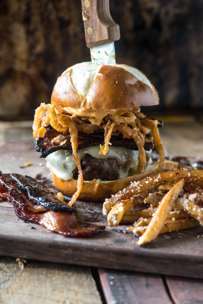 Spicy & Smoky Candied Bacon Burger | @gogogogourmet