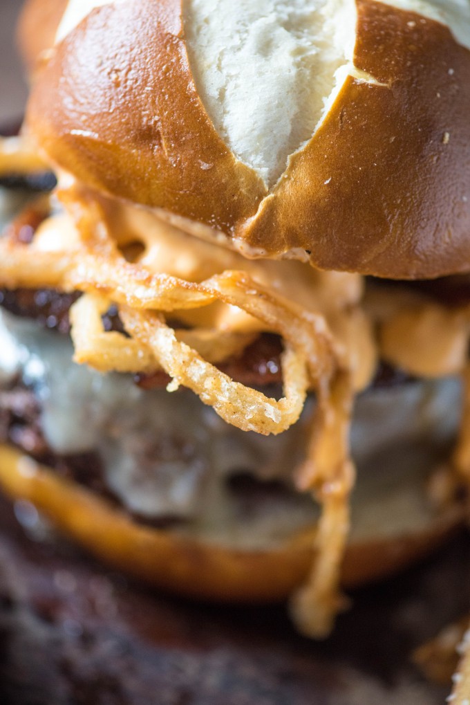 Spicy & Smoky Candied Bacon Burger | @gogogogourmet