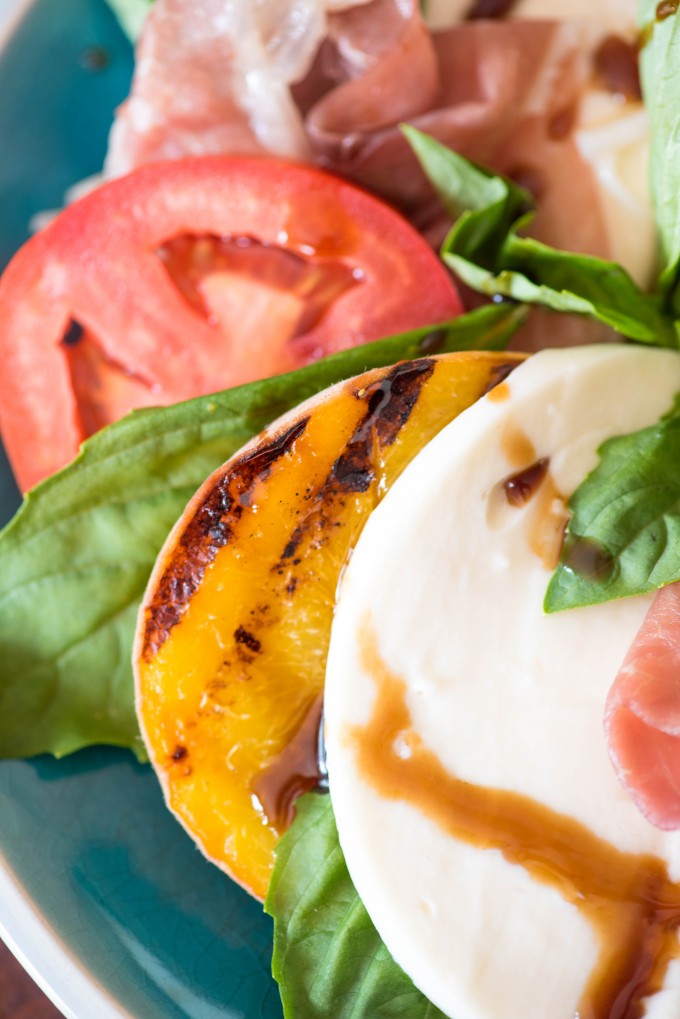 Prosciutto Peach Caprese Salad- Perfect flavors for summer! | @gogogogourmet