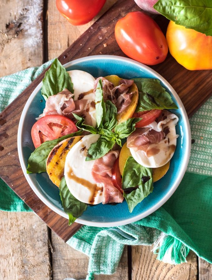 Prosciutto Peach Caprese Salad- Perfect flavors for summer! | @gogogogourmet