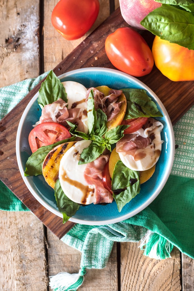 Prosciutto Peach Caprese Salad- Perfect flavors for summer! | @gogogogourmet