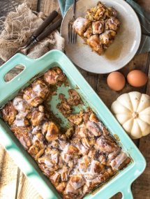 This Pumpkin Cinnamon Roll French Toast Casserole only has five ingredients and is ready in under 45 minutes. Perfect for fall mornings! | @gogogogourmet