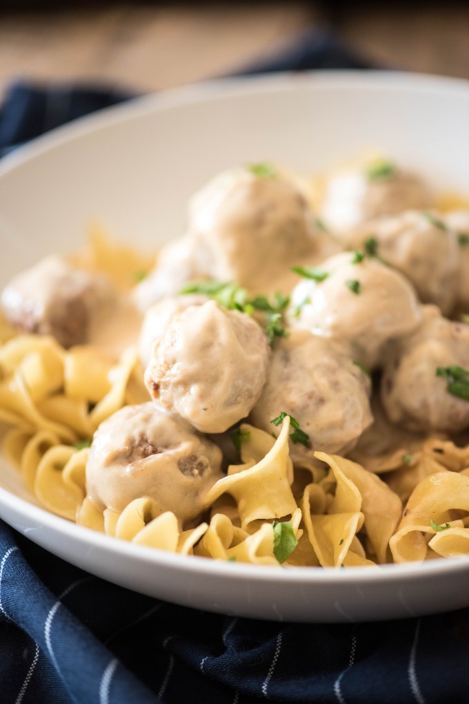 Easy Slow Cooker Swedish Meatballs | @gogogogourmet