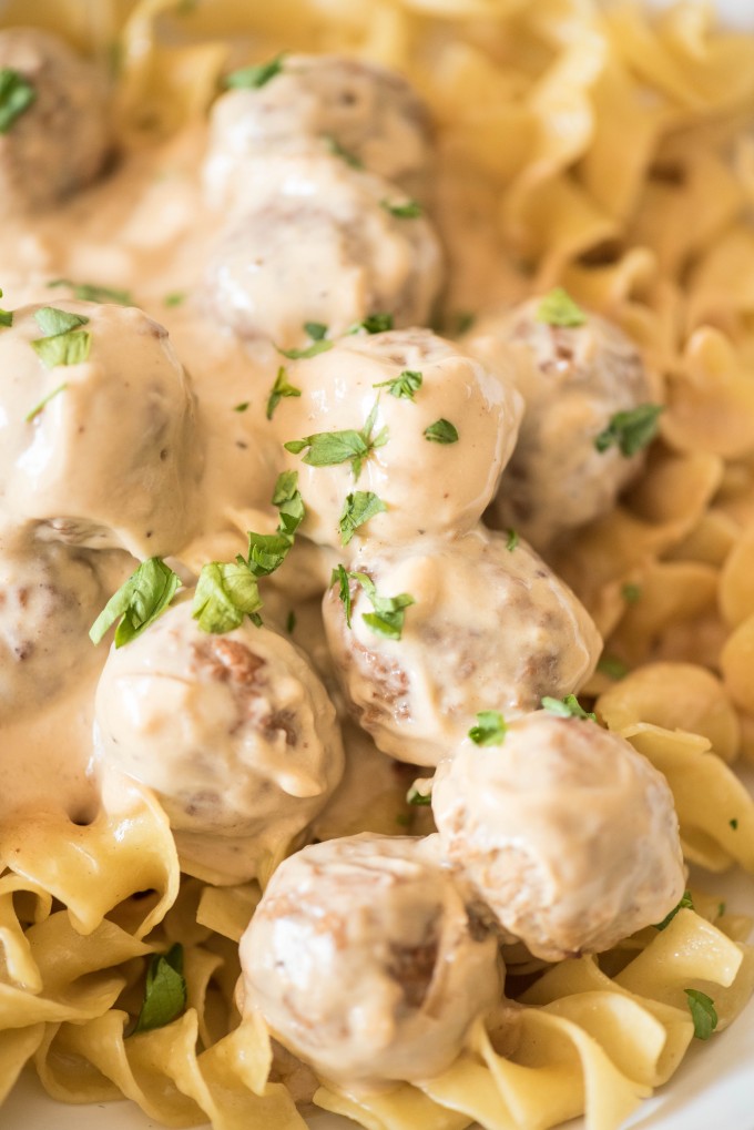 Slow Cooker Swedish Meatballs | @gogogogourmet