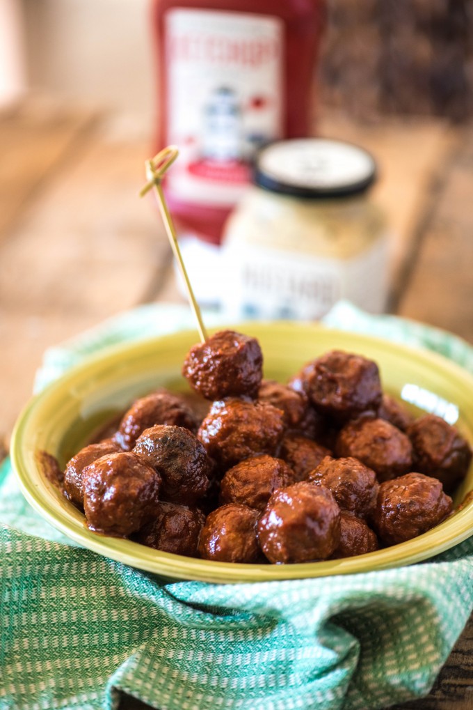 Slow Cooker Cocktail Meatballs | @gogogogourmet