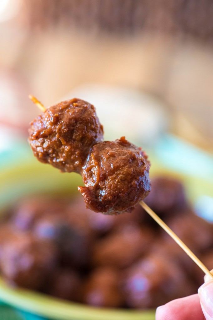 Crockpot BBQ Meatballs | @gogogogourmet