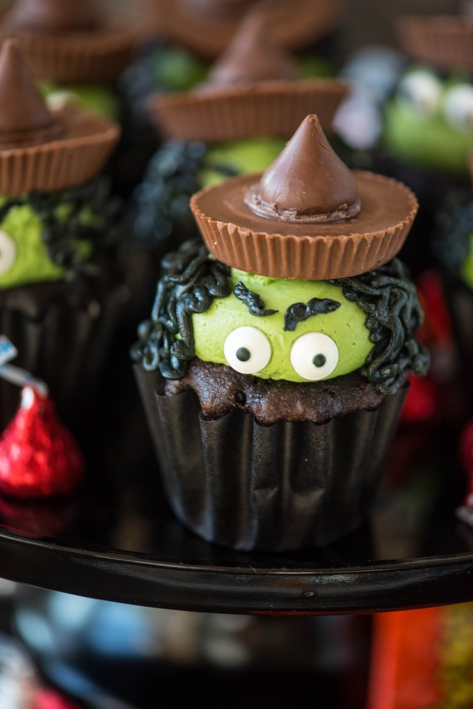 Halloween Cupcake Ideas- Melting Witch Cupcakes | @gogogogourmet