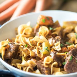 Instant Pot Beef Stew Pasta- a fabulous way to combine the flavors of warm and comforting beef stew with the heartiness of beef and noodles. | @gogogogourmet