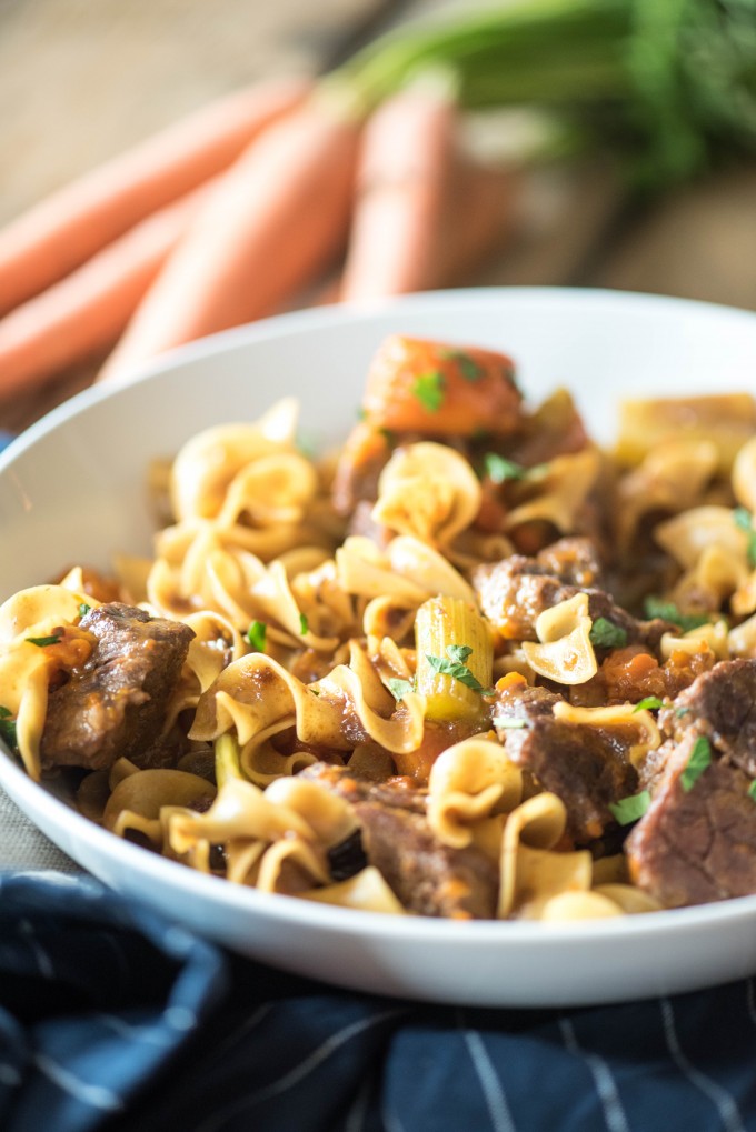 Instant Pot Beef Stew Pasta- a fabulous way to combine the flavors of warm and comforting beef stew with the heartiness of beef and noodles. | @gogogogourmet