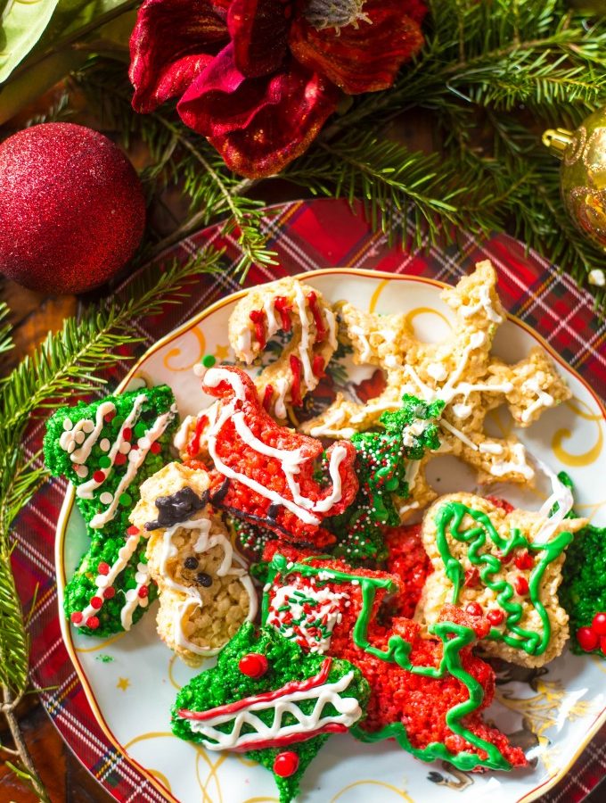 These beautiful cookie cutouts aren't really cookies at all! Rice Krispie Treat Christmas Cookie Cutouts | @gogogogourmet