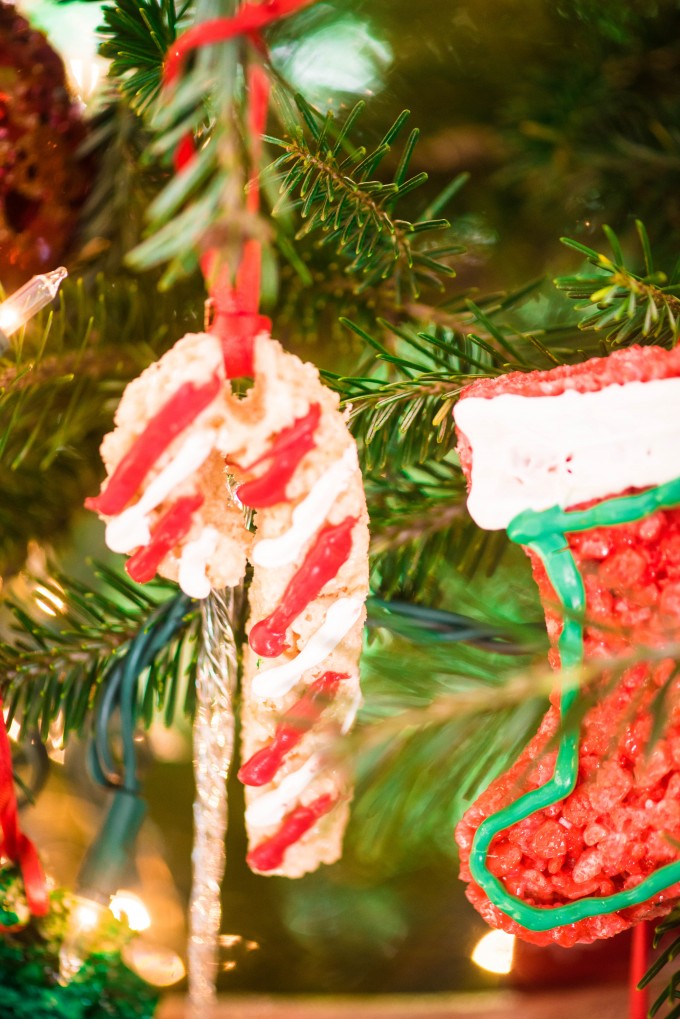 Rice Krispie Treat Christmas Cookie Cutouts as ornaments for a fun holiday kid's craft! | @gogogogourmet