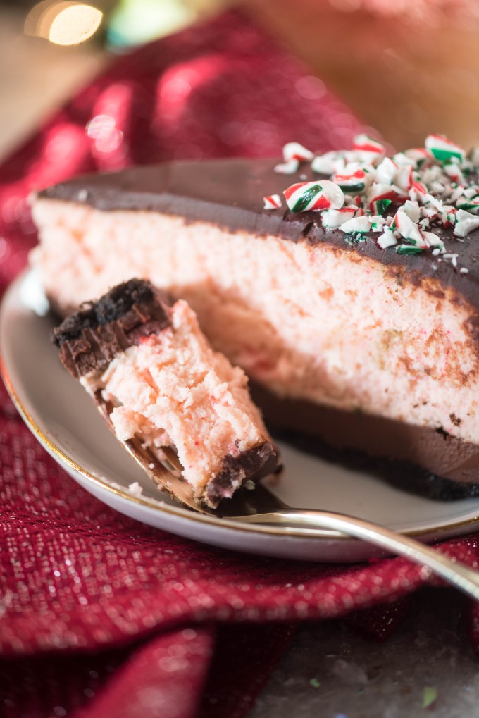 Chocolate Peppermint Ice Cream Cheesecake with Chocolate Ganache and Oreo Crust | @gogogogourmet