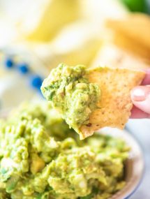 Easy Homemade Guacamole Chipotle Copycat