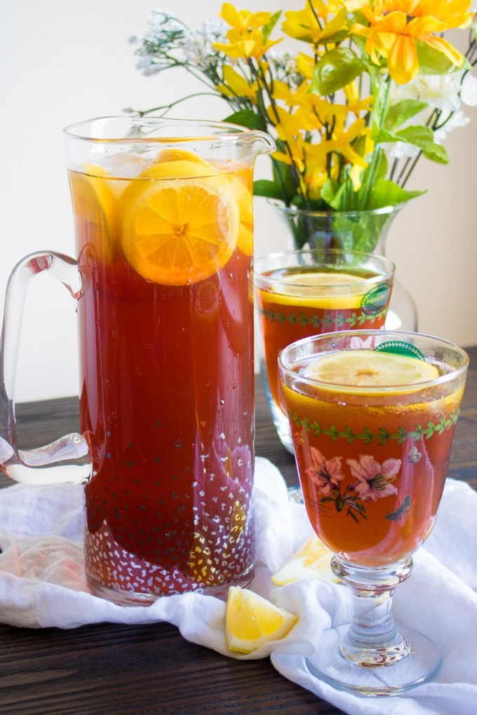 Two glasses and a pitcher of southern sweet tea