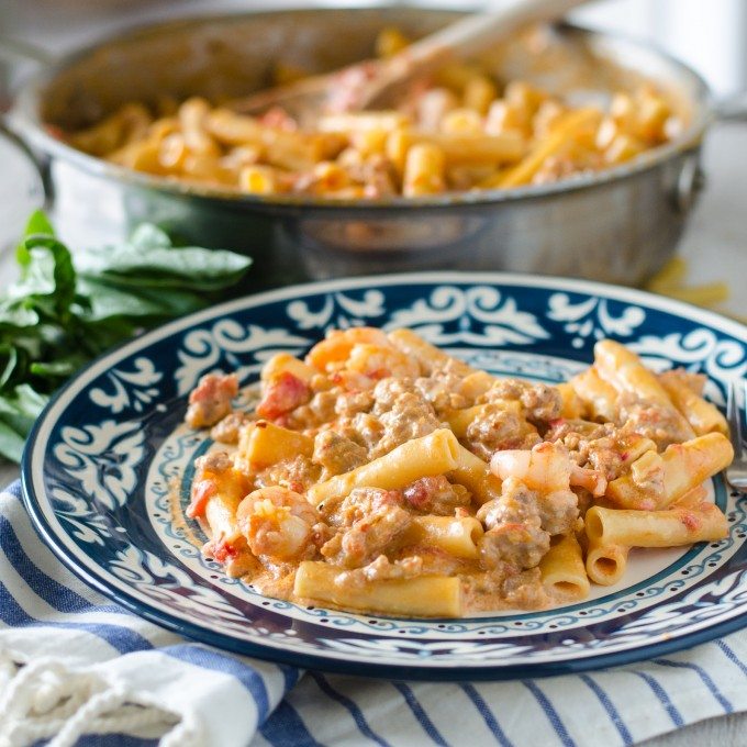 One pot vodka pasta in a blue bowl